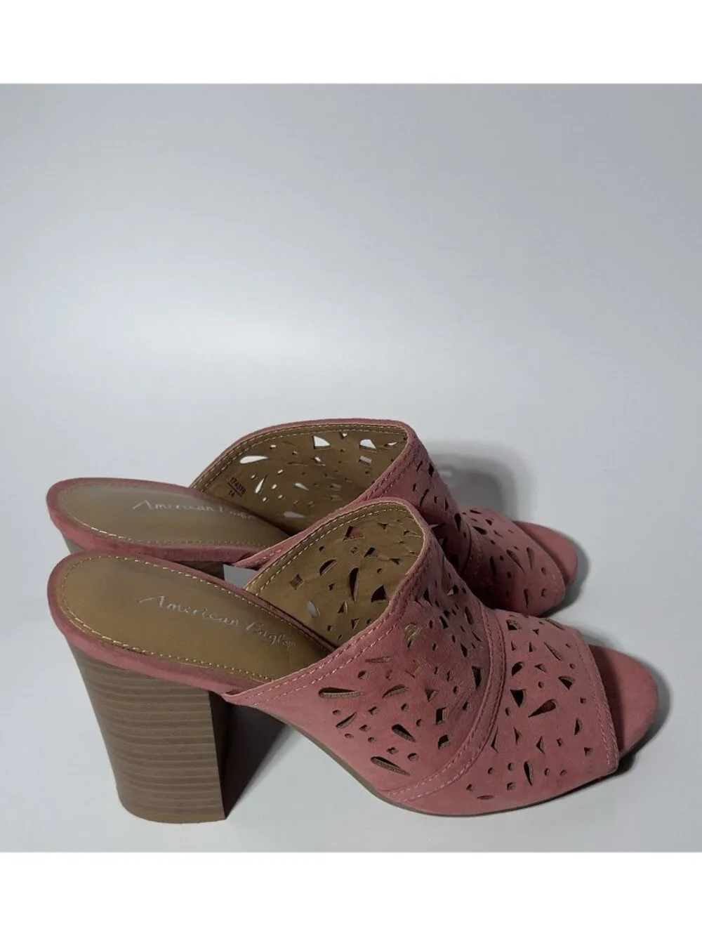 American Eagle Women’s Pink Laser Cut Block Heel Mules Size 7
